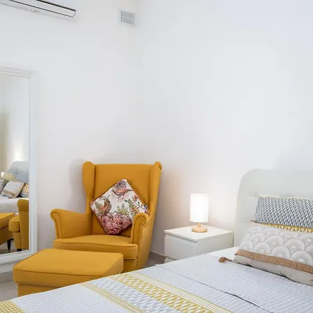 Spacious, Modern & Cosy 2 Bedroom 2 Bathroom - St. Julians San Ġiljan