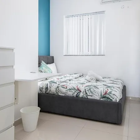 Spacious, Modern & Cosy 2 Bedroom 2 Bathroom - St. Julians Apartment San Ġiljan