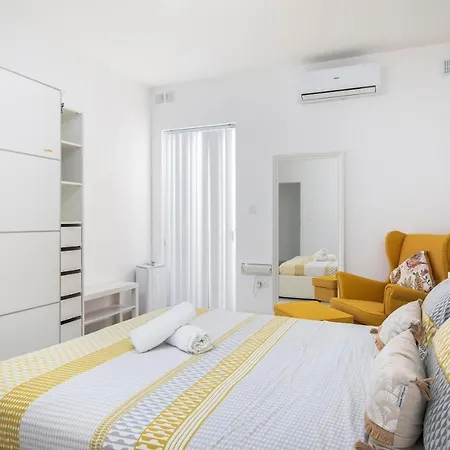 Spacious, Modern & Cosy 2 Bedroom 2 Bathroom - St. Julians *